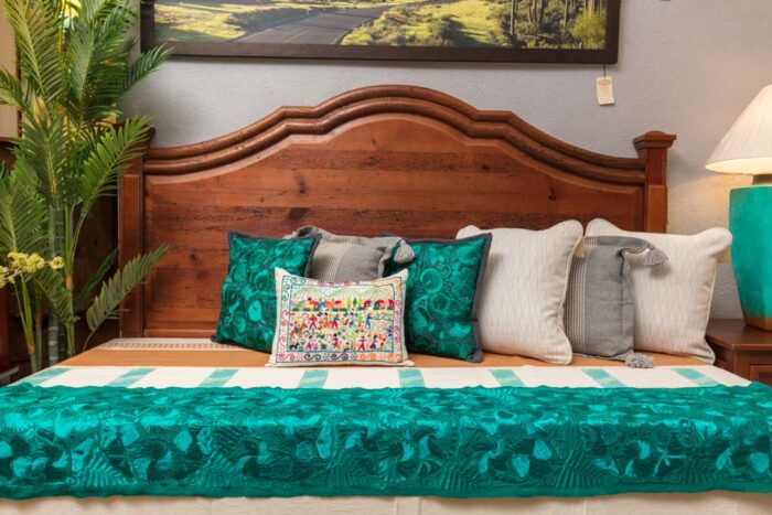 Cabecera Arco Curved wormwood bedframe