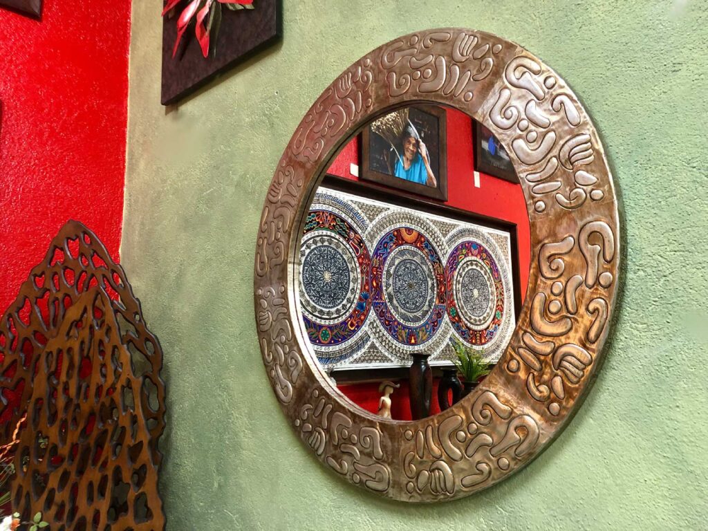 Espejo Aluminio Redondo Round aluminum mirror with details