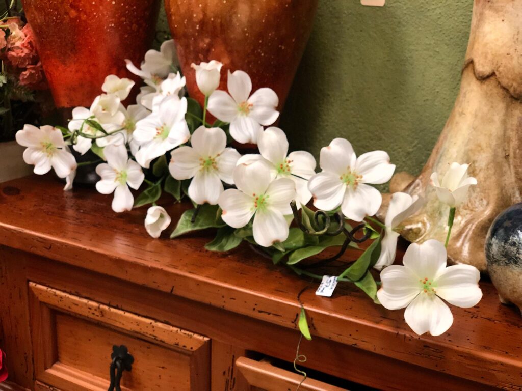 IMG_4900 White florals for decoration