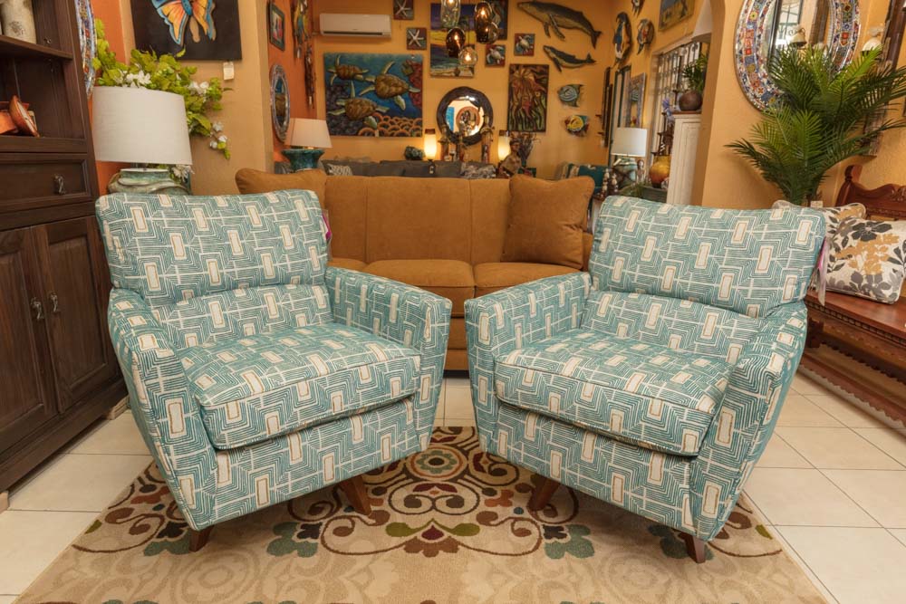 LaZBoy Bellevue Swivel Chair Two LaZBoy Bellevue swivel chairs in Cabo San Lucas