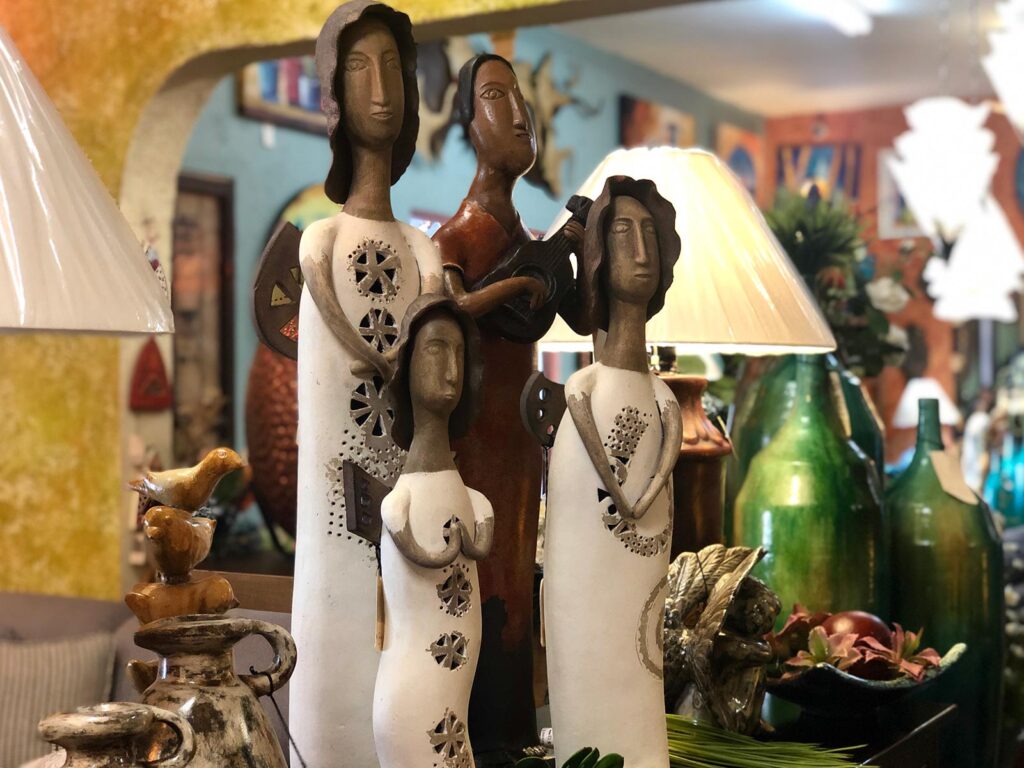 PGNES362-1 Quinox Sculptures Ceramic sculptures used as home decoration