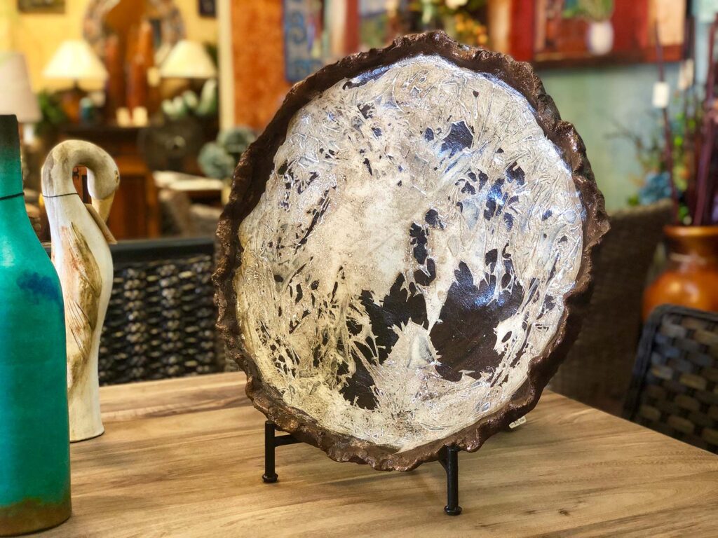 PGNPA007 Paz Plate with Base Ceramic plate with iron base in Cabo San Lucas