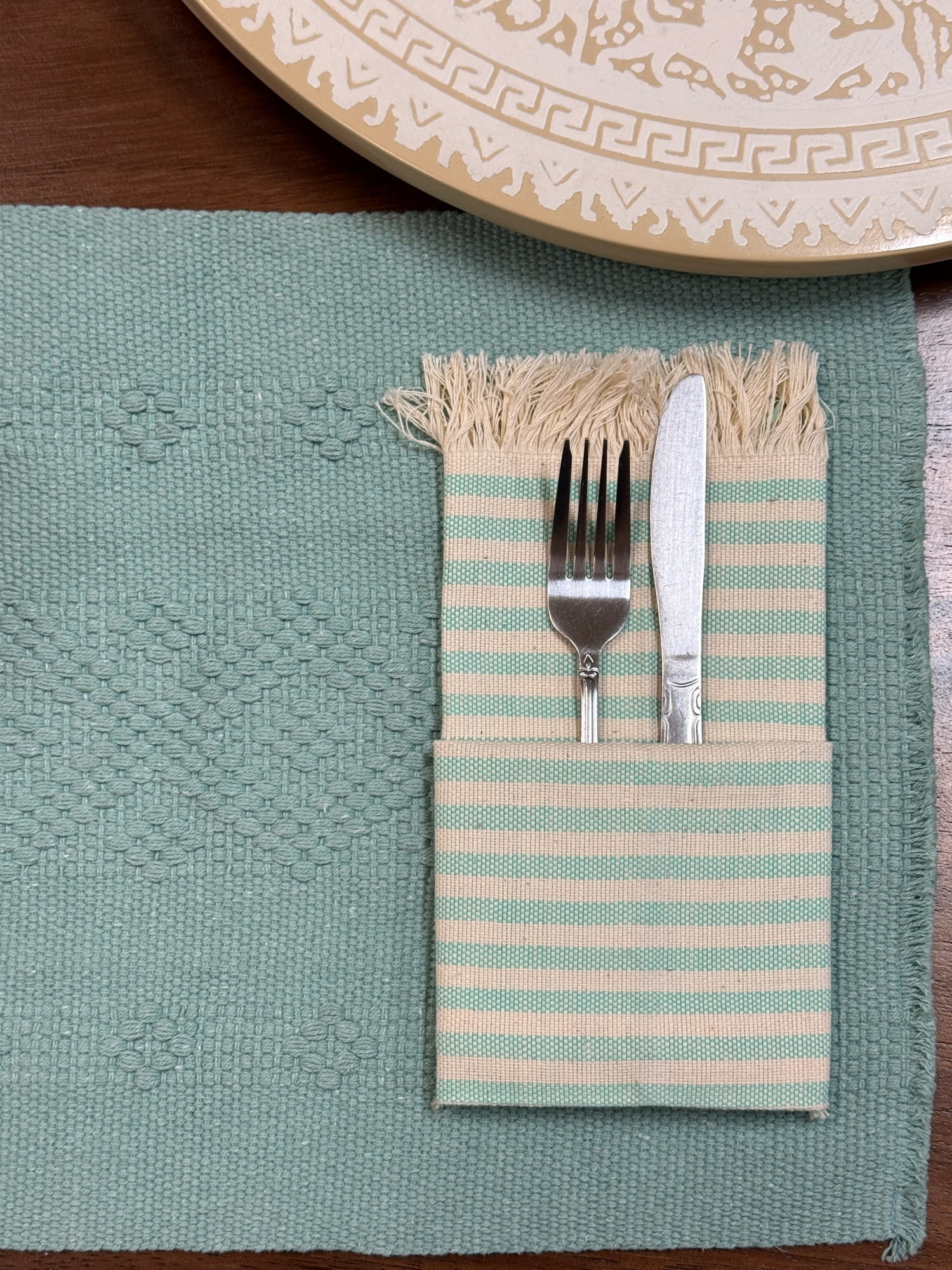 One of the many table linen combinations
